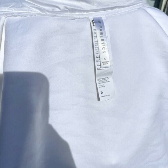 FABLETICS Lotta Removable Hood Zip Up Jacket White Camo - Picture 10 of 11